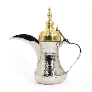 Cafetera Árabe Dallah Raslan de Acero Inoxidable con Acabado Pulido Espejo, Diseño Saudí, Grado Alimenticio, Portátil y de Mano, Acabado Plateado - Product Image 2