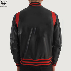 เสื้อแจ็คเก็ตหนัง PU สำหรับผู้ชาย ปักตัวอักษร U สีแดงดำ สไตล์วิทยาลัย แฟชั่นแบบ Preppy เสื้อคลุมลำลองสำหรับฤดูใบไม้ร่วง - Product Image 3
