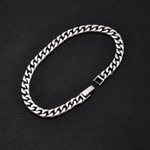 Pulsera de Plata de Ley con Acabado Antiguo, Eslabones de Seis Milímetros, Cadena de Muñeca de Inspiración Retro, Joyería Fina Elegante Unisex - Product Image 4