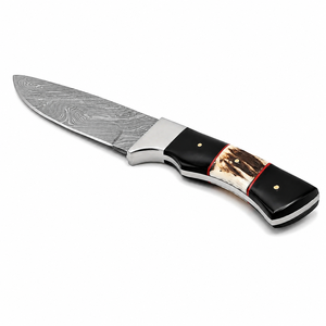 Cuchillo de caza de acero de Damasco con hoja recta de punta caída, mango de cuerno de ciervo y funda de cuero - Product Image 4