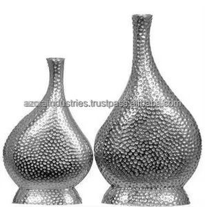 Vase décoratif en aluminium moulé Vase à fleurs moderne Vase décoratif de table fabriqué à la main par Azora Industries - Product Image 2