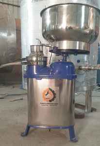 Separador de Crema Motorizado de Alta Precisión Pranam Ji Engineering Works, Capacidad de 30L/h, 240V, con 1 Año de Garantía - Product Image 3