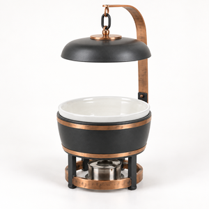 Plat de service rond élégant en cuivre noir, conçu pour la présentation professionnelle des aliments et le service de buffet. - Product Image 1