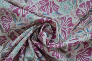 Tela de Algodón Tejida Ligera, Ecológica, Resistente a Químicos, con Estampado Floral, en Rosa, Verde Azulado, Marrón y Blanco, para Confección de Vestidos - Product Image 2