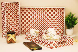 Bandejas de madera hechas a mano con patrón floral blanco Cocina decorativa y comedor Serveware - Product Image 5