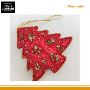 Oferta Increíble en Adornos Navideños Rojos Bordados a Mano con Cuentas de Primera Calidad - Adornos Colgantes Festivos para Decoración del Hogar desde India - Product Image 4