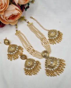 Ensemble de collier de perles multicouches traditionnel avec boucles d'oreilles et mangtika assortis, bijoux ethniques de mariage, vente en gros - Product Image 1
