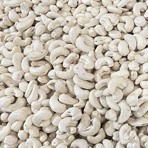 Free Sample Raw Cashew <b>Nuts</b> Ready to Ship Santigo Vietnam - Product Image 1