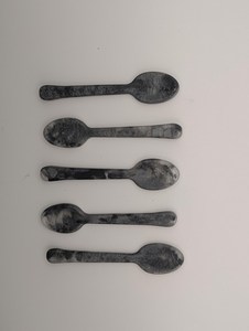 Cuillère élégante en résine faite à la main, outils de salade durables, compatibles lave-vaisselle, écologiques, design moderne et élégant pour servir, cuisiner et dîner - Product Image 4