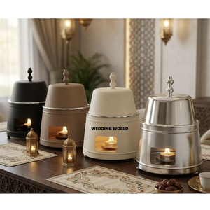 Juego de tres calentadores de comida metálicos de diseño tradicional, cacerola hecha a mano, olla metálica elegante y clásica. - Product Image 3