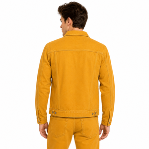 Chaqueta vaquera versátil para hombre que ofrece un aspecto clásico y casual con tela resistente, cómoda de usar y fácil de combinar con camisas. - Product Image 3