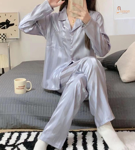 Conjunto de Pijama de Satén para Mujer, Manga Larga, Color Sólido, Cuello Camisero, Cierre de Botones, Suave, Clásico, Ropa de Dormir para Primavera - Product Image 1