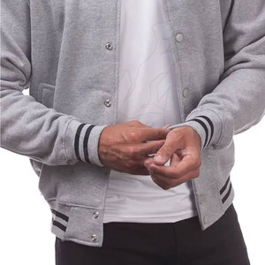 Chaqueta Letterman Urbana Hecha en Pakistán con Tela Suave de Primera Calidad, Corte Informal Relajado, Estilo para Uso Diario - Product Image 5