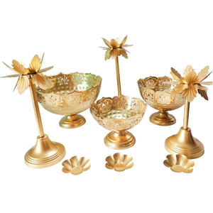 Ensemble Urli en laiton martelé à prix abordable avec porte-bougie pour décoration intérieure – Bol flottant durable pour l'intérieur - Product Image 1