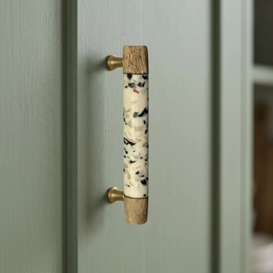 Poignée de meuble cylindrique moderne en bois avec motif terrazzo pour mobilier de maison et de bureau - Product Image 4