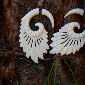 Boucles d'oreilles en os naturel, bijoux ethniques faits à la main - Product Image 4