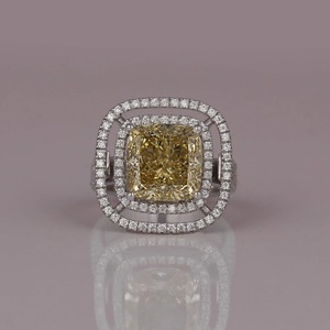 Bague de fiançailles en or jaune 10 carats avec diamant de laboratoire de coupe ronde classique d'approvisionnement direct d'usine pour les femmes - Product Image 1