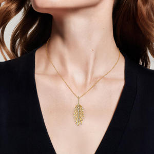 Collar con Colgante de Hoja de Palma Botánica con Contorno de Diamantes - Product Image 5