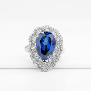 Bague de fiançailles vintage en or 18 carats avec saphir bleu taille poire et double halo de diamants, bijou raffiné, cadeau pour elle - Product Image 1
