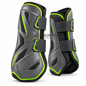 Botas de cepillado para caballos resistentes, diseñadas con material exterior duradero, acolchado cómodo y correas ajustables para entrenamiento regular. - Product Image 2