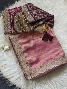 Sari de satén de diseño Fandy para mujer con trabajo de lentejuelas |   Sari con borde calado y blusa bordada en contraste con costuras completas - Product Image 6