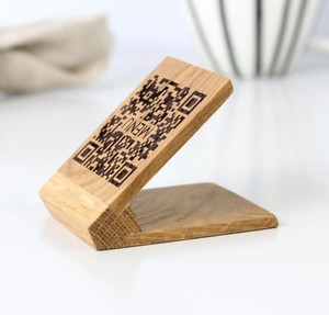 Soporte de menú de madera de roble natural grabado a medida con código QR, cartel de mesa, expositor de sobremesa, estilo antiguo y moderno. - Product Image 6