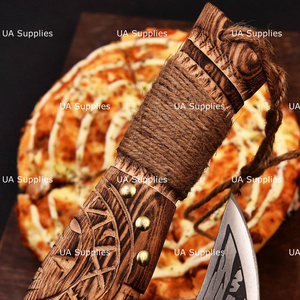 Hache viking Odin nordique, lame en acier à haute teneur en carbone, 7 lames coupantes, manche en bois gravé à la main, logo personnalisé, marque privée - Product Image 3