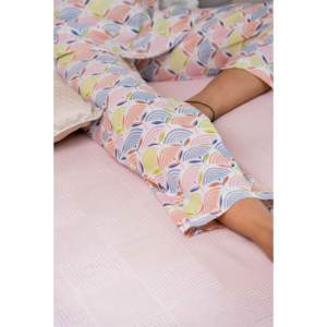 Conjunto de Pijama Rainbow Dreams Talla Pequeña con Antifaz para Dormir - Product Image 1