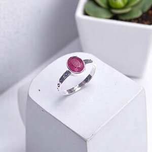 Bagues en argent sterling 925 avec rubis et émeraudes de taille ovale, design artisanal, prix de gros, bijoux en argent - Product Image 3