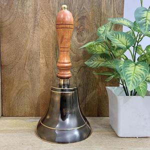 กระดิ่งโบราณพร้อมด้ามไม้ ของตกแต่งคริสต์มาส กระดิ่งทองเหลืองเสียงไพเราะ ราคาถูก อุปกรณ์จัดงาน - Product Image 1