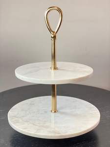 Support à gâteau moderne en bois pour la présentation de desserts en cuisine, style minimaliste, surface lisse et construction durable - Product Image 4