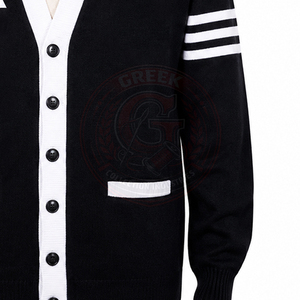 Cardigan Sorority Fraternity Delta Sigma noir à col en V, manches longues, en acrylique tricoté, avec logo en lettres grecques rouges et rayures blanches - Product Image 5