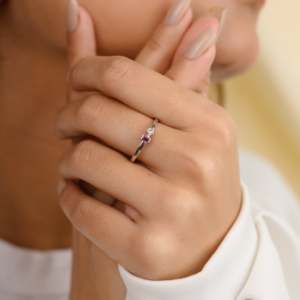 แหวนทองคำขาว 14K สไตล์อาร์ตเดโค Toi Et Moi ประดับทับทิมทรงหัวใจและเพชร - Product Image 5