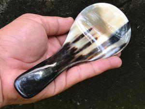 Cuillère à riz en corne de buffle de luxe, accessoire de cuisine artisanal pour servir, design élégant, finition haut de gamme - Product Image 6