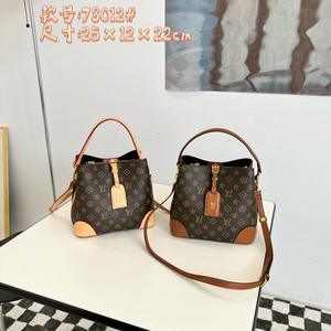 Bolso de Hombro Clásico de Marca Famosa, Suave, Impermeable, con Estampado de Moda, Versátil, Tipo Bandolera, para Mujer, de Diseño Casual y Lujo - Product Image 5