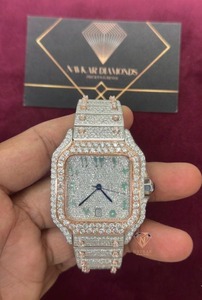 นาฬิกาเพชรหรู Navkar Diamonds ตัวเรือนทรงเหลี่ยม 34 มม. ระบบควอตซ์ หน้าปัดอะนาล็อก กระจกแซฟไฟร์ ประดับเพชรโมอิสซาไนต์ สำหรับทุกเพศ - Product Image 3
