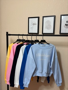 Sweat-shirt en molleton ample et court pour femme, avec imprimé graphique frontal, ourlet côtelé et manches tombantes, taille L - Product Image 5