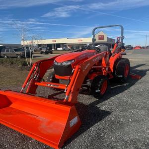 Tractor Kubota L2502HST de buena calidad, motor nuevo, 4x4, máquina agrícola duradera para trabajo agrícola, motor 4x4 - Product Image 1