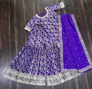 Conjunto de traje Sharara morado bordado para mujer, atuendo étnico tradicional indio con dupatta, colección festiva para fiestas. - Product Image 4