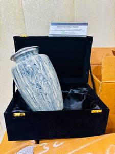 Wholesale Brassworld India Adult American Style Eco-Friendly Durable Customizable Cremation Urns <b>Green</b> <b>Velvet</b> Box 200/220 Cubic - Product Image 6
