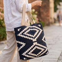 Sacs Kilim à motif losanges noirs, sacs de shopping en coton tissés à la main, magnifiques sacs de vêtements à double anse, confectionnés par des artisans designers.