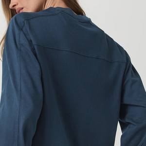 Camiseta Cómoda y Moderna para Mujer, Diseño Minimalista de Color Sólido, con Mangas Largas, Material Relajado y Confortable - Product Image 5