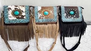 กระเป๋าหนังวัวแท้ พู่หนัง ปักตัวอักษร สไตล์โบฮีเมียน สะพายข้าง ทำมือ สำหรับผู้หญิง ใช้งานได้หลากหลาย น้ำหนักเบา - Product Image 5