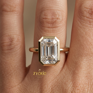Bague solitaire en or 18 carats avec émeraude taille émeraude, sertie clos, bague de fiançailles de luxe pour femme - Product Image 5