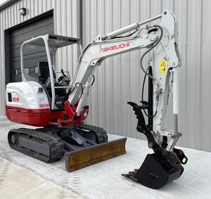 Miniexcavadora Usada Takeuchi TB230, Excavadora de Orugas Diésel, con Sistema ROPS Abierto, Compacta, para Construcción y Trabajo Agrícola - Product Image 1