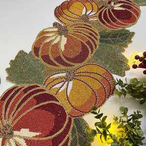 Camino de Mesa de Tela de Lujo Hecho a Mano, Diseño de Calabaza de Forma Irregular, Ecológico y Duradero - Product Image 2