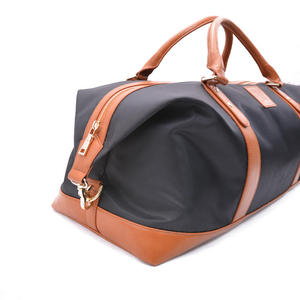 Sacs de voyage week-end pour hommes en cuir PU marron et noir haut de gamme, grands sacs de sport en cuir végétalien pour hommes - Product Image 4