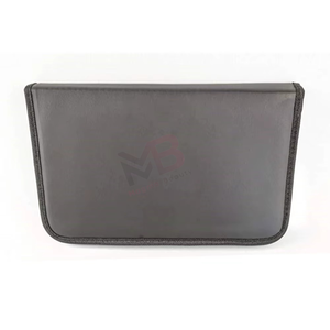 Kit d'outils pour extensions de cheveux MAGMA BEAUTY en acier inoxydable de haute qualité, personnalisé, comprenant des ciseaux, des pinces, un outil à boucles et des clips. - Product Image 6