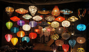 Linterna de Bambú Hecha a Mano en Vietnam, Decoración Colgante para Restaurantes, Fiestas y Bodas, Cubierta de Tela de Seda, Colorida, Venta al Por Mayor para Exportación - Product Image 2