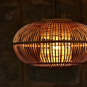 Luminaire suspendu en bambou fabriqué au Vietnam, design naturel tissé à la main pour l'éclairage intérieur des maisons, restaurants et cafés - Product Image 2